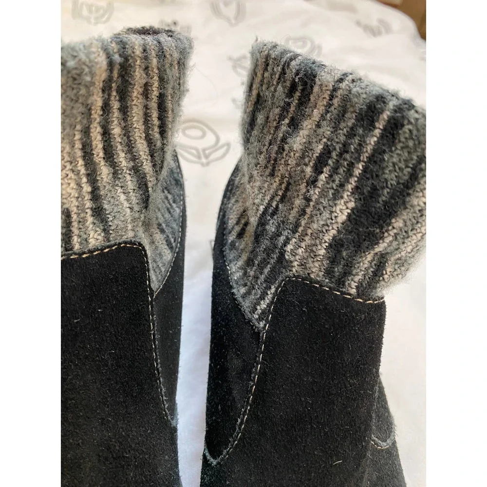 Black Suede b.o.c Booties - Picture 3 of 3